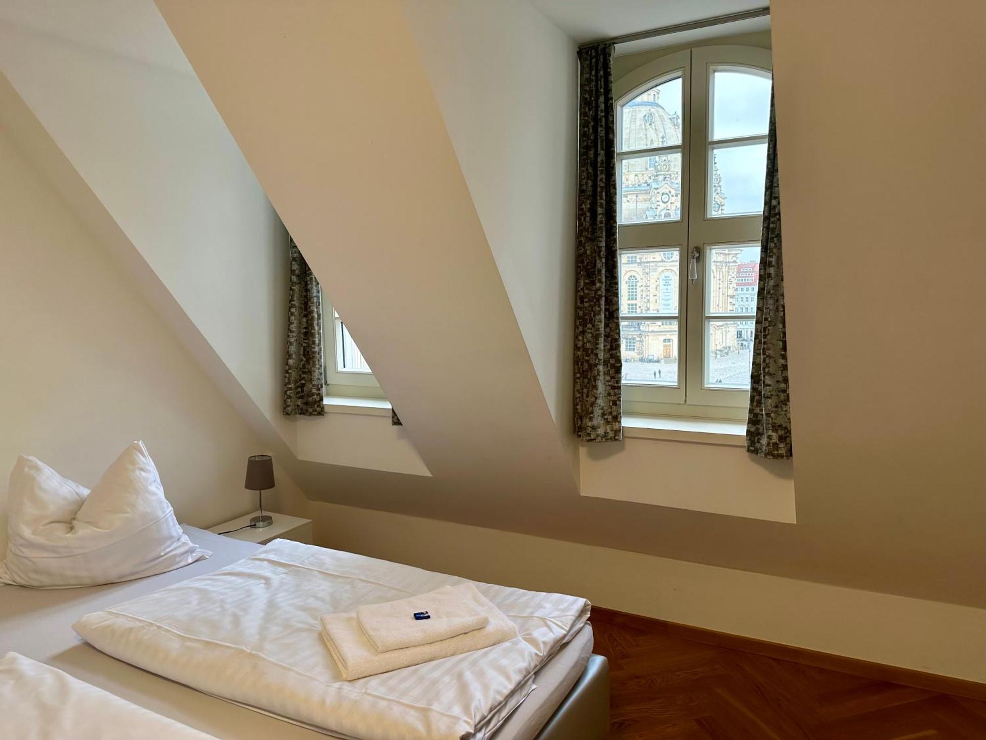 Exklusives Apartment Mit Einmaligem Blick Zur Frauenkirche - Parkplatz Kostenfrei ドレスデン エクステリア 写真