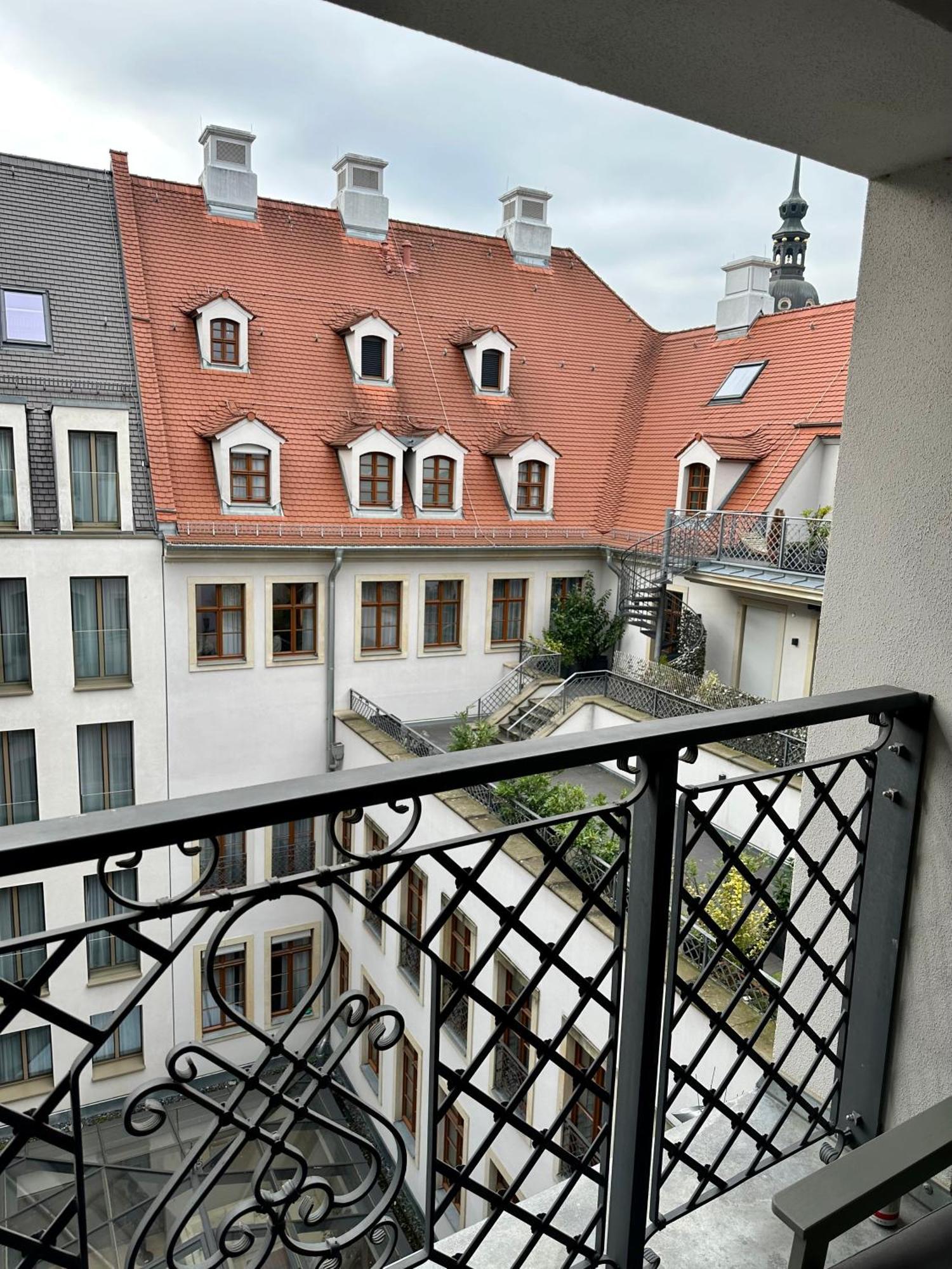 Exklusives Apartment Mit Einmaligem Blick Zur Frauenkirche - Parkplatz Kostenfrei ドレスデン エクステリア 写真