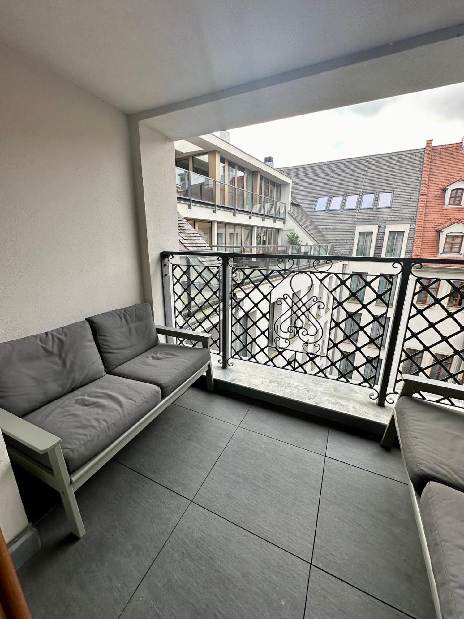 Exklusives Apartment Mit Einmaligem Blick Zur Frauenkirche - Parkplatz Kostenfrei ドレスデン エクステリア 写真